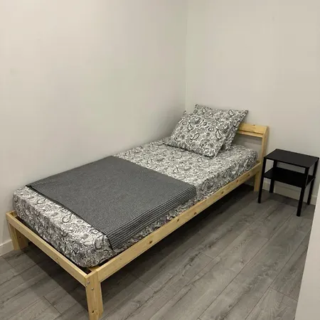 Shared With Single Bed In Modern *