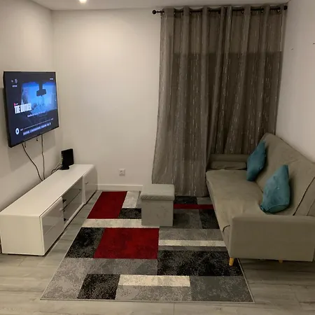 Alloggio in famiglia Shared With Single Bed In Modern *