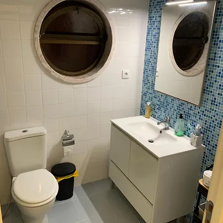 Shared With Single Bed In Modern * Costa da Caparica