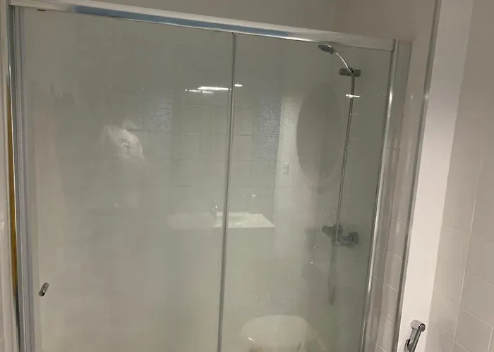 Shared With Single Bed In Modern * Costa de Caparica